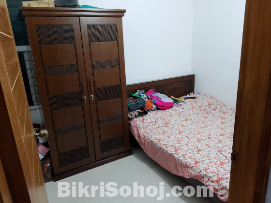 930 Square Flat sell